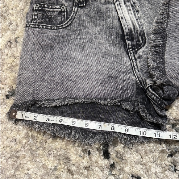 One Teaspoon Shorts Black Acid Wash Jean - Picture 7 of 15